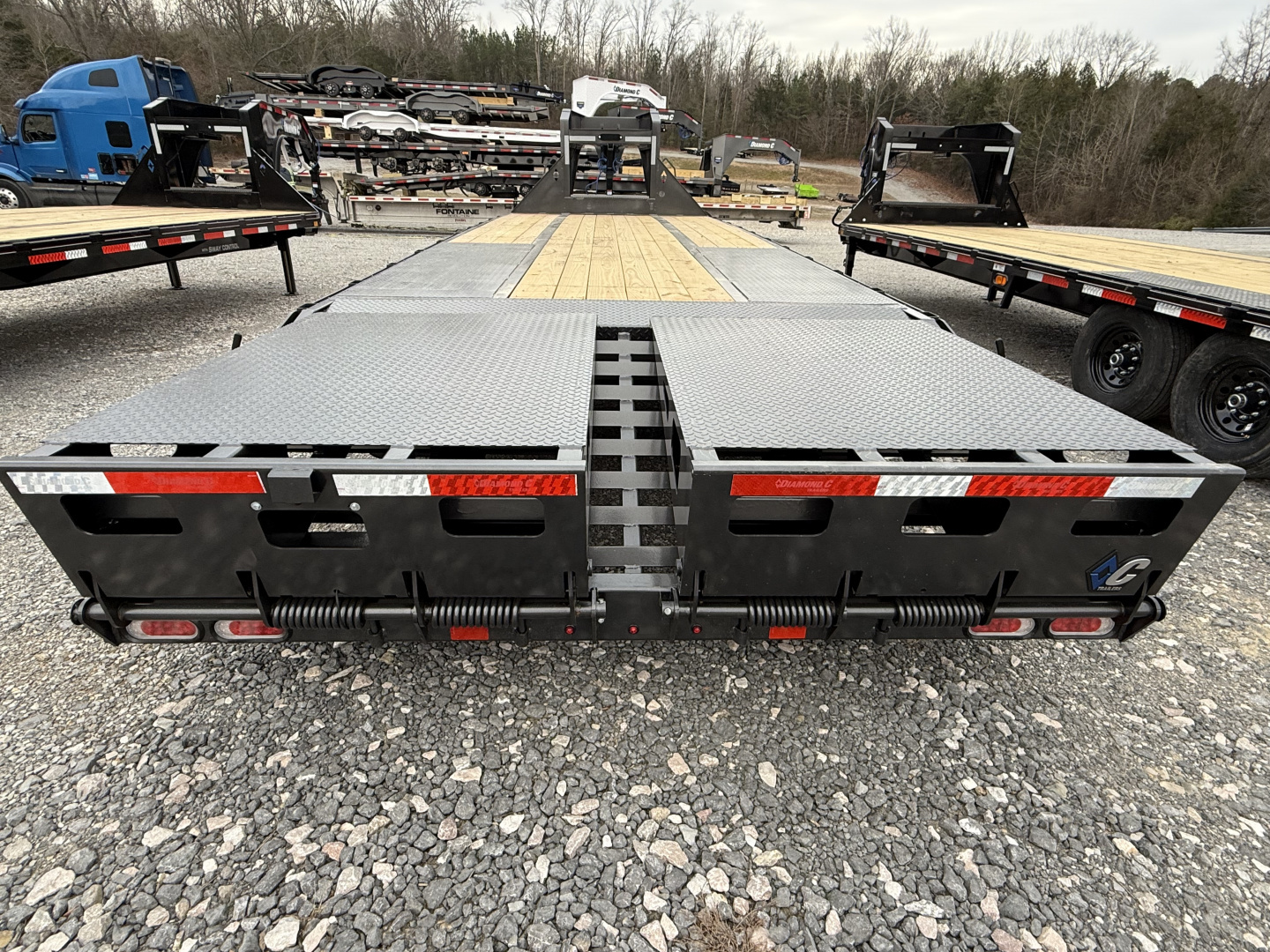 New 2026 Diamond C FMAX 210 20+5 Flatbed Trailer, MAX RAMPS, ALUMINUM OUTER WHEELS