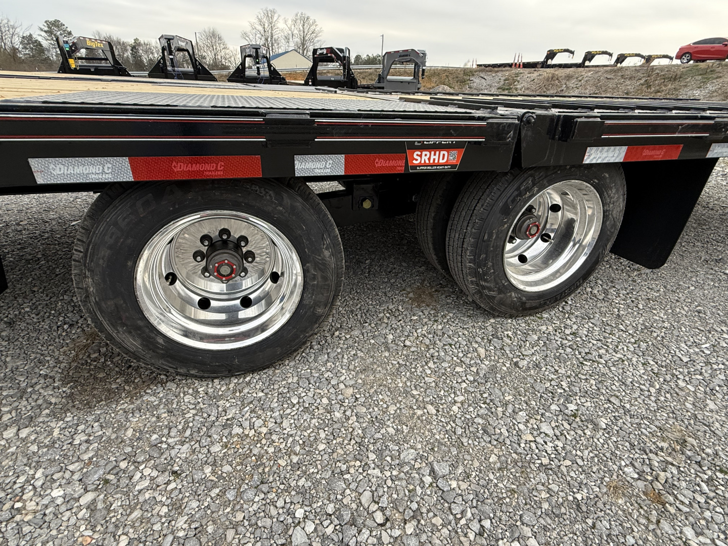 New 2026 Diamond C FMAX212 32’ Flatbed Trailer, HYDRAULIC DOVETAIL AND JACKS, 17.5 ALUMINUM OUTER WHEELS