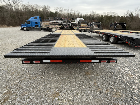 New 2026 Diamond C FMAX212 32’ Flatbed Trailer, HYDRAULIC DOVETAIL AND JACKS, 17.5 ALUMINUM OUTER WHEELS