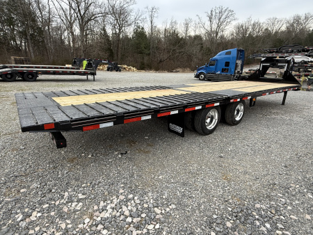 New 2026 Diamond C FMAX212 32’ Flatbed Trailer, HYDRAULIC DOVETAIL AND JACKS, 17.5 ALUMINUM OUTER WHEELS