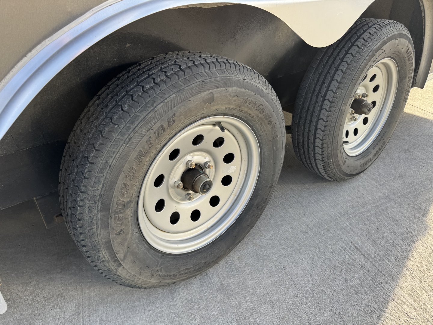 Used 2023 JC Mfg Inc 8.5x20 plus v Cargo / Enclosed Trailer