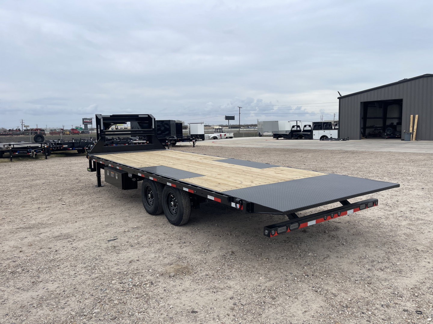 New 2026 Load Trail 24' GOOSNECK DECKOVER 14K Tilt Trailer