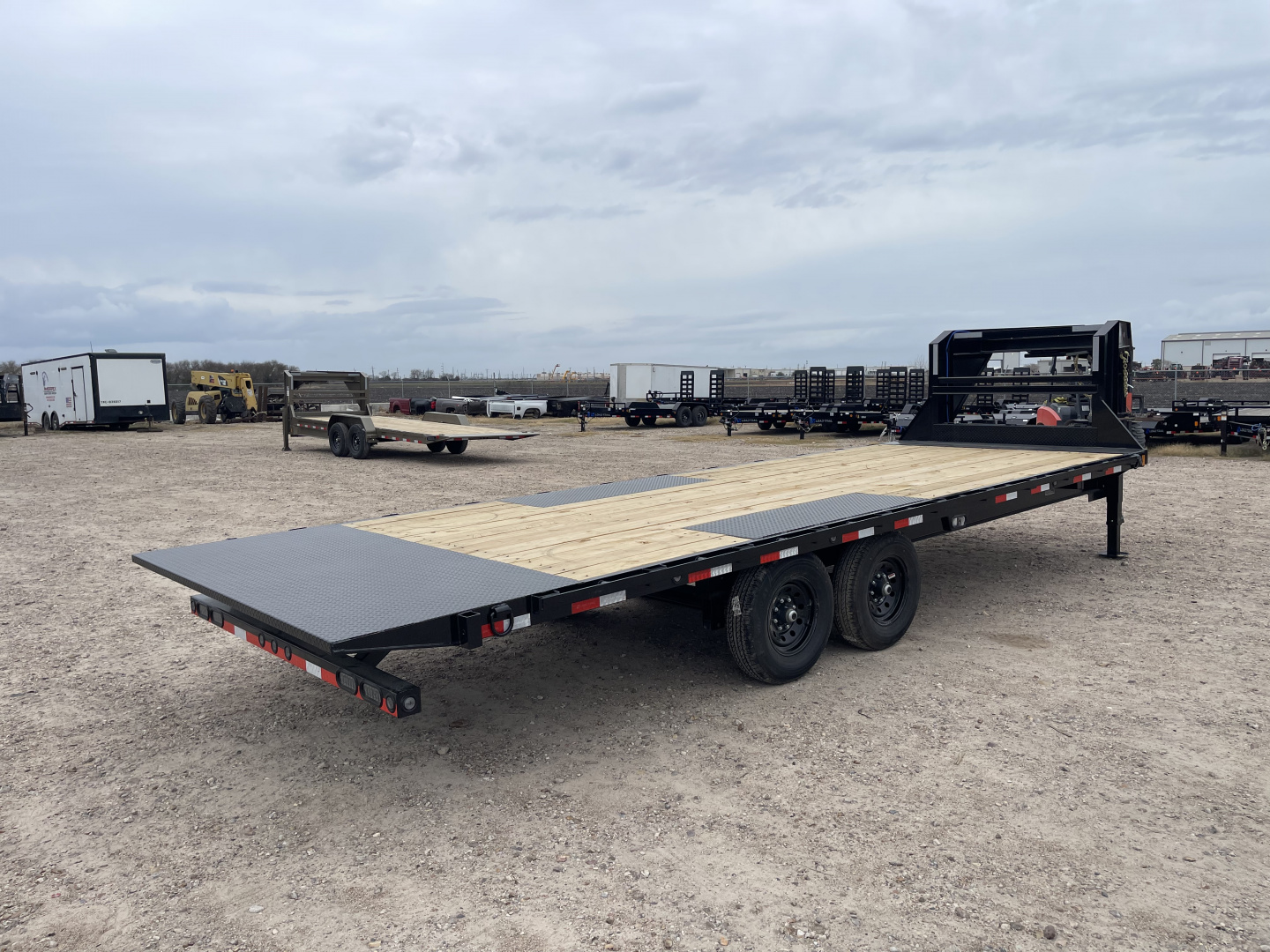 New 2026 Load Trail 24' GOOSNECK DECKOVER 14K Tilt Trailer