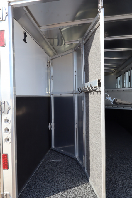 New 2026 Featherlite Trailers 4 Horse GN Horse Trailer