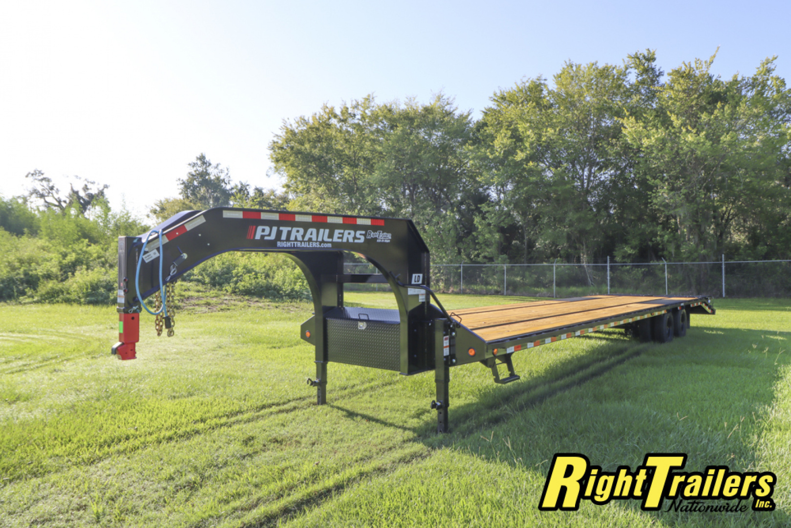 New 2026 8.5X40 PJ GOOSENECK EQUIPMENT TRAILER