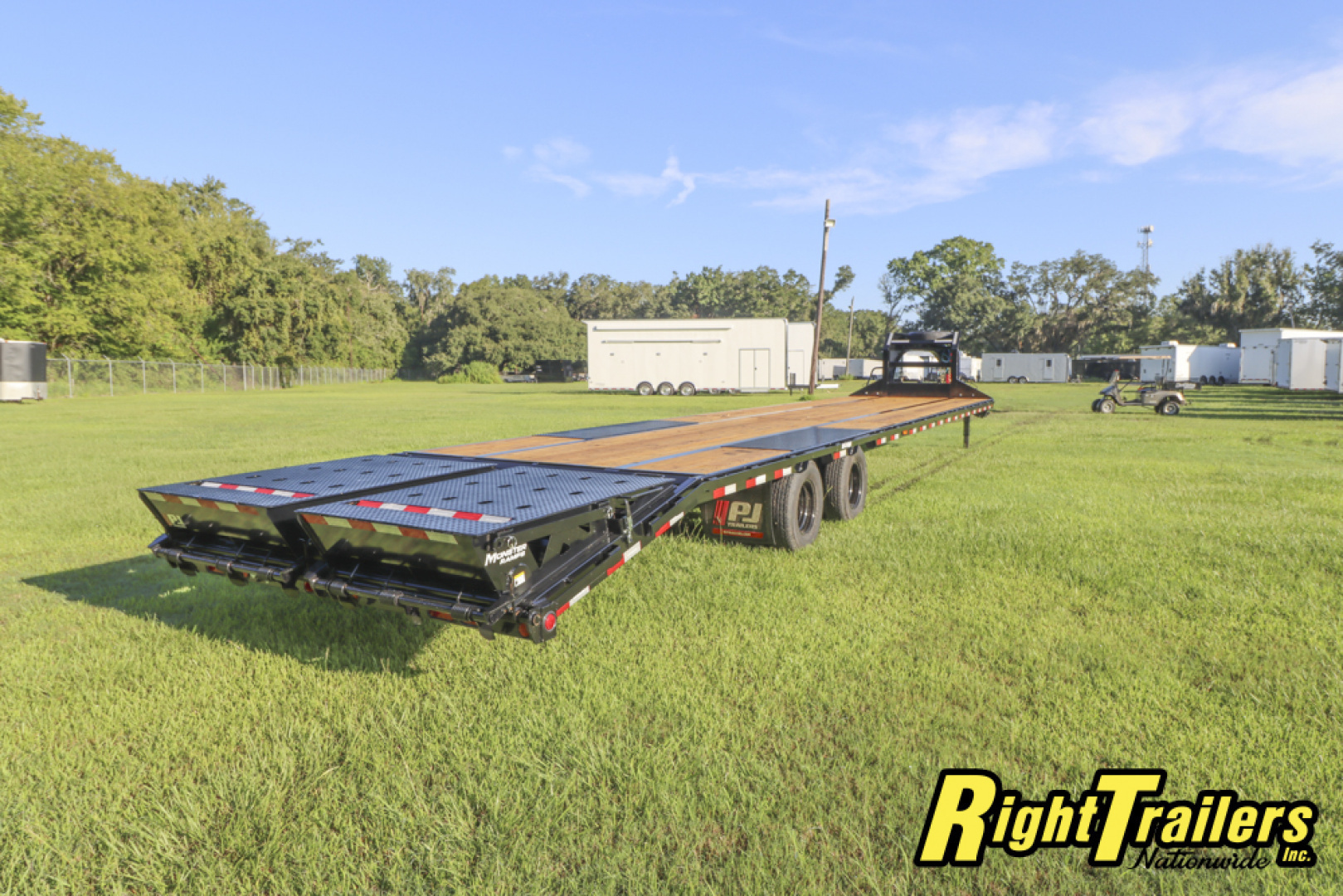 New 2026 8.5X40 PJ GOOSENECK EQUIPMENT TRAILER