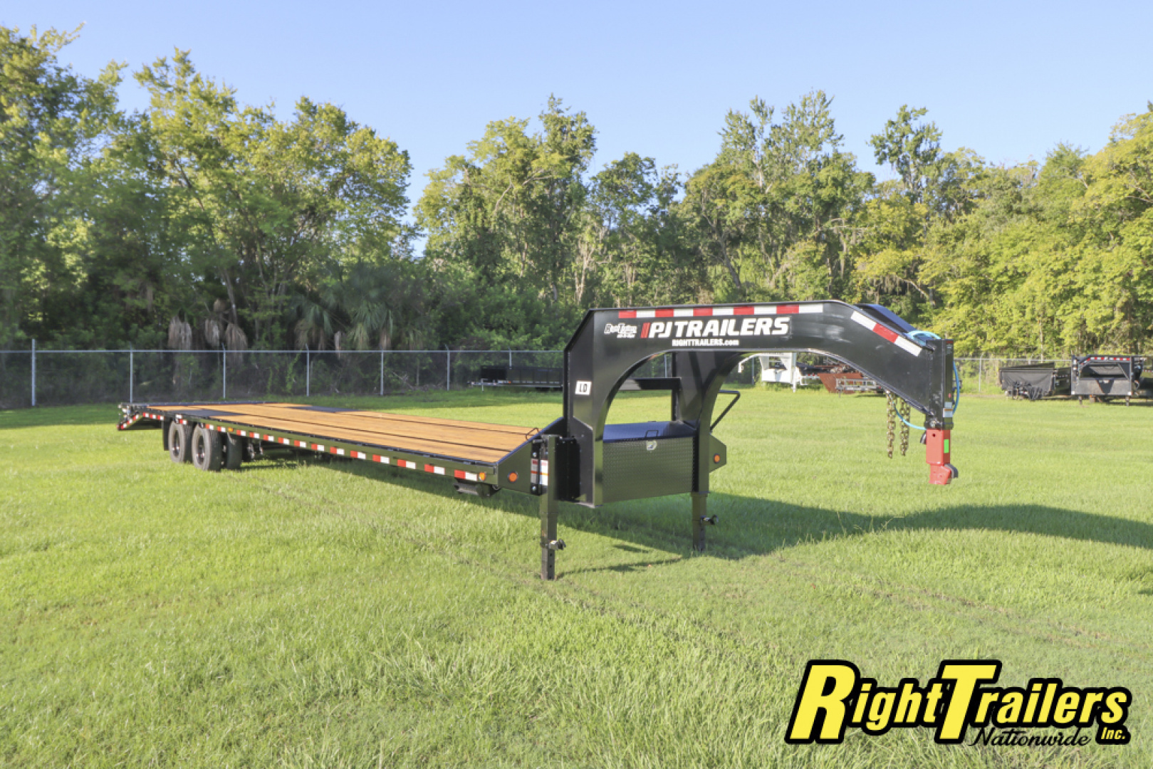 New 2026 8.5X40 PJ GOOSENECK EQUIPMENT TRAILER