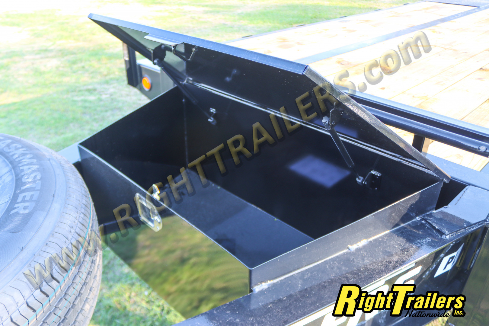 New 2026 8.5X25 PJ EQUIPMENT TRAILER