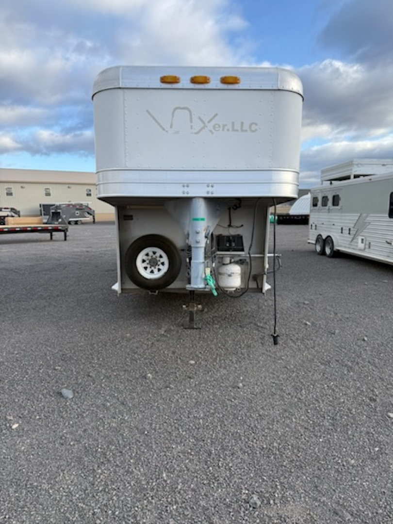 Used 2000 Elite 4H WEEKENDER Horse Trailer