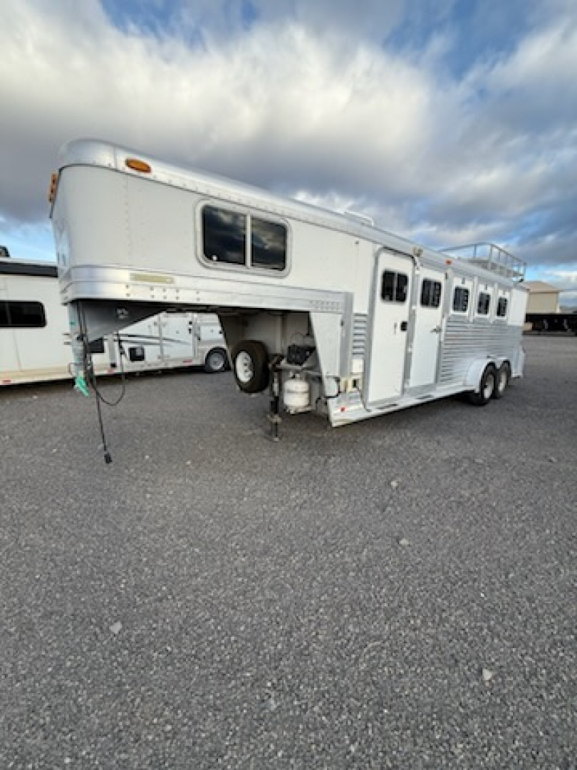 Used 2000 Elite 4H WEEKENDER Horse Trailer