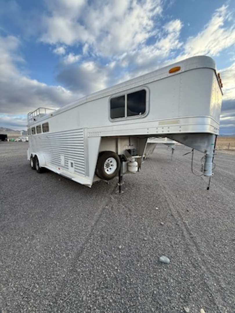 Used 2000 Elite 4H WEEKENDER Horse Trailer