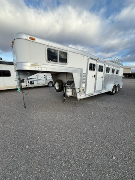 Used 2000 Elite 4H WEEKENDER Horse Trailer