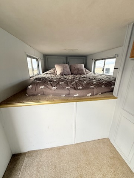 Used 2000 Elite 4H WEEKENDER Horse Trailer