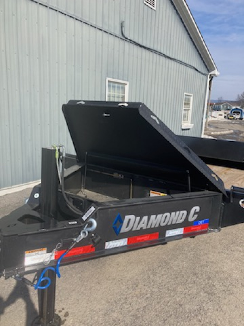 New 2026 Diamond C Equip. Trailer Hydraulic tilt / 14.9K GVWR / 102"x24'