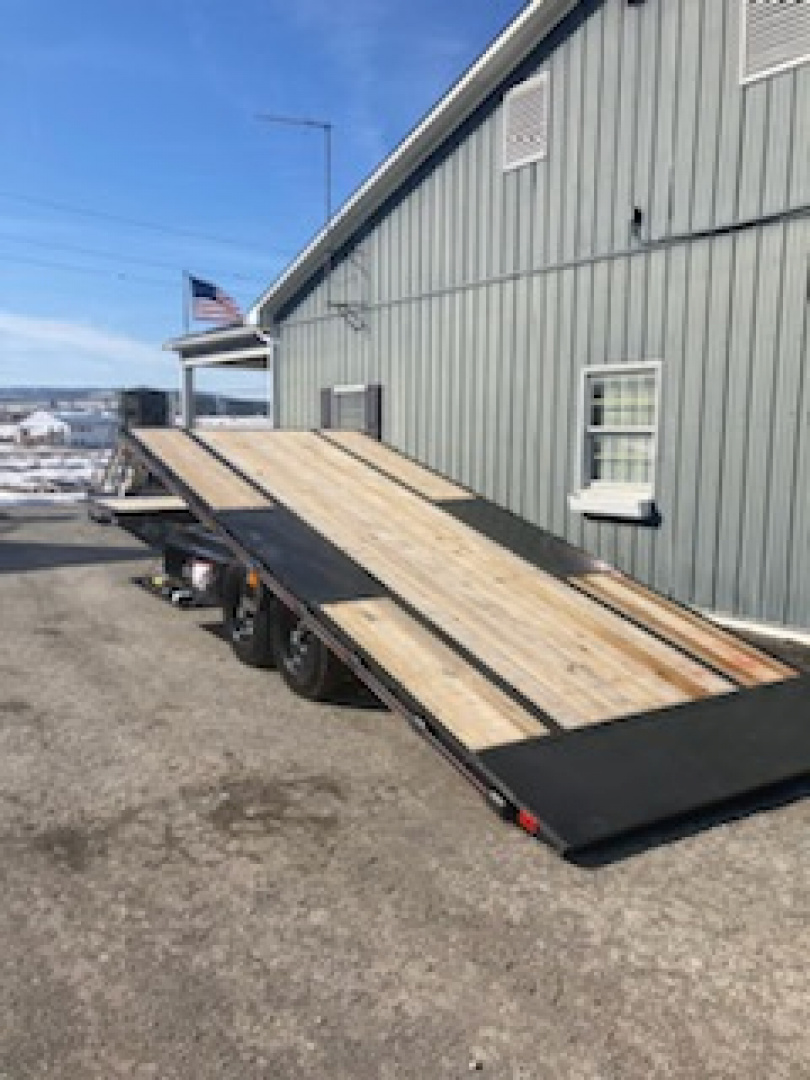 New 2026 Diamond C Equip. Trailer Hydraulic tilt / 14.9K GVWR / 102"x24'