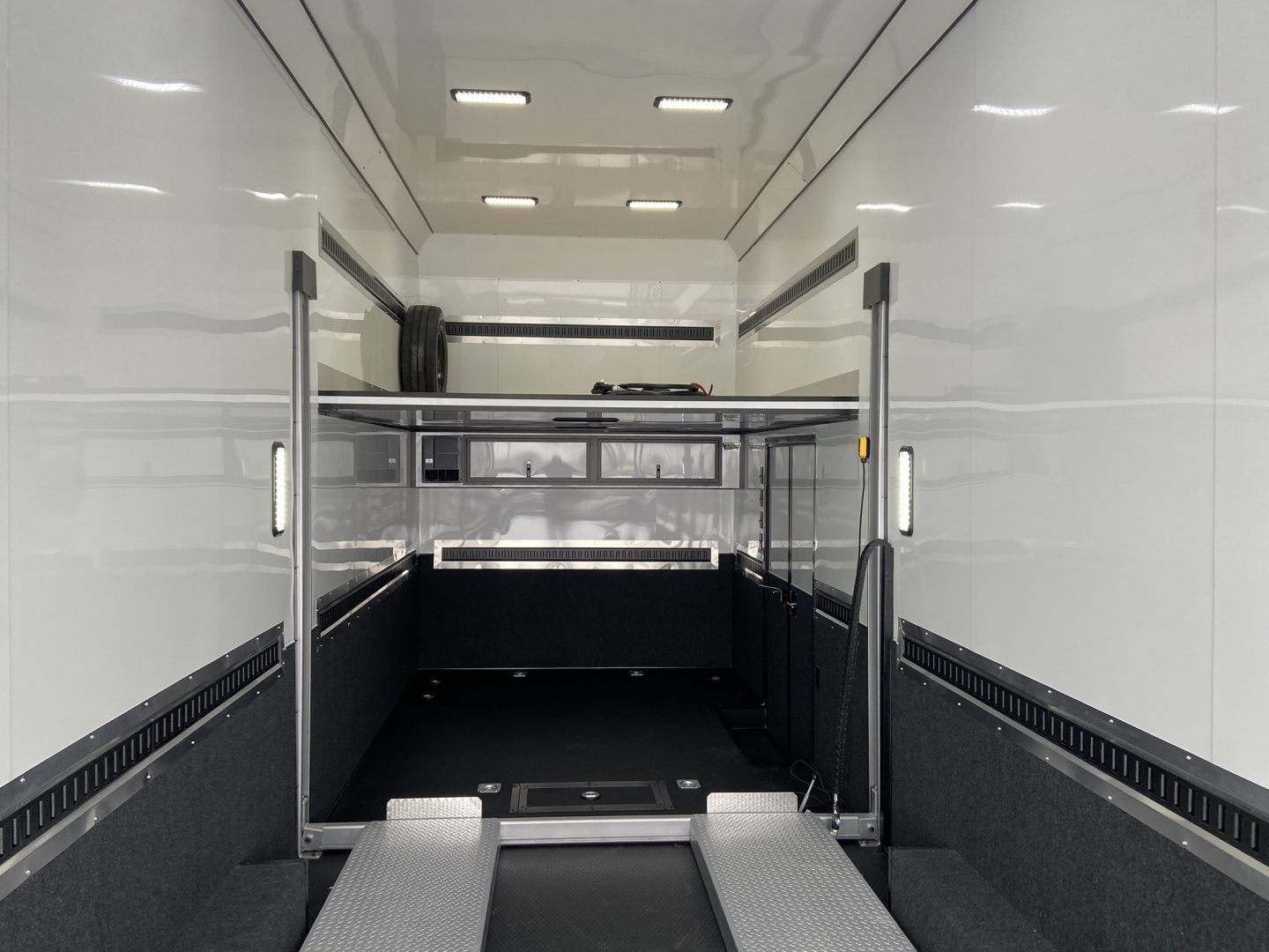 New United USH 8.5x32 Stacker