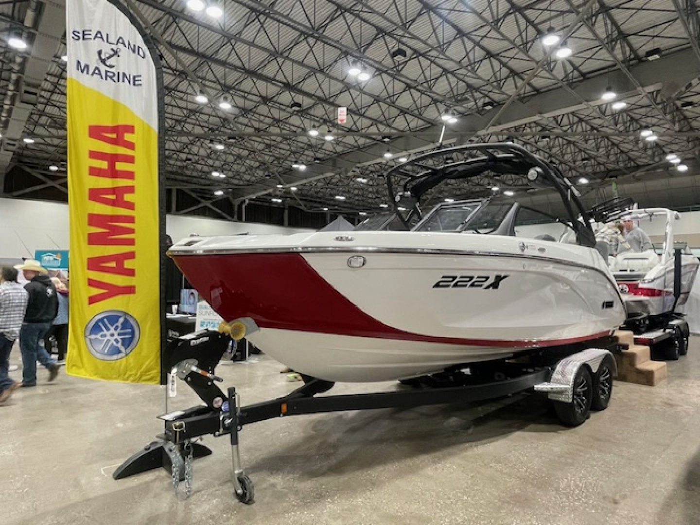 New 2026 Yamaha Boats 222 XE Surf Boat