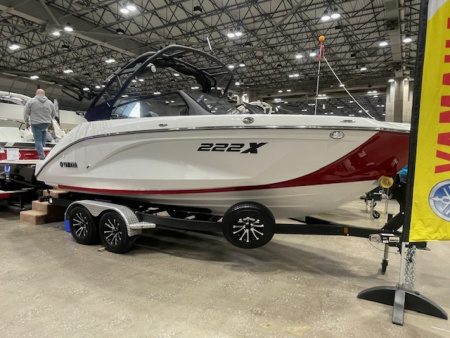 New 2026 Yamaha Boats 222 XE Surf Boat