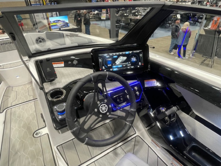 New 2026 Yamaha Boats 222 XE Surf Boat