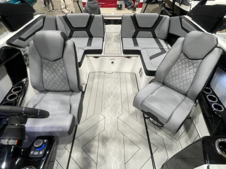 New 2026 Yamaha Boats 222 XE Surf Boat