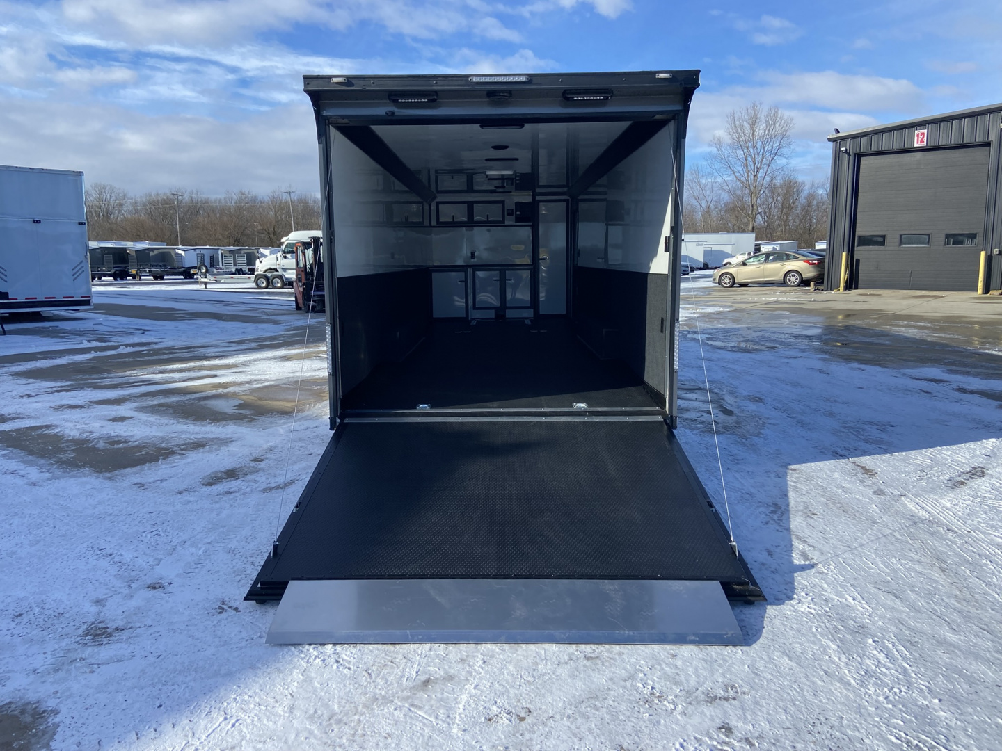 New United APREM 8.5x28 Racing Trailer