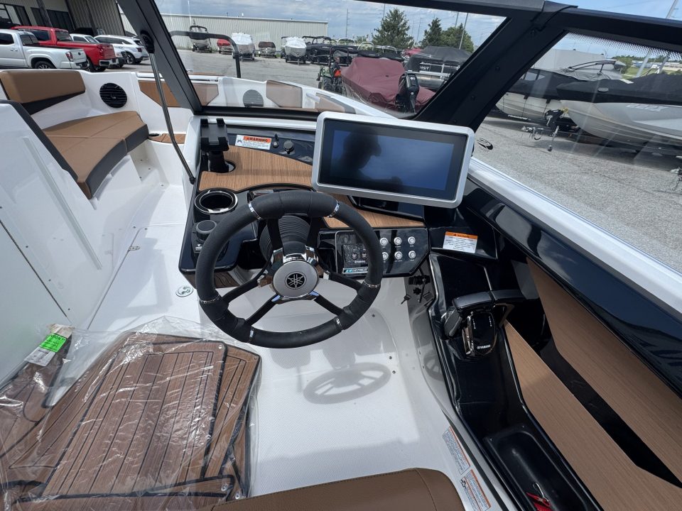 New 2026 Yamaha Boats 222 SE Jet Boat