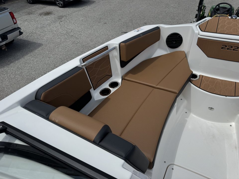 New 2026 Yamaha Boats 222 SE Jet Boat