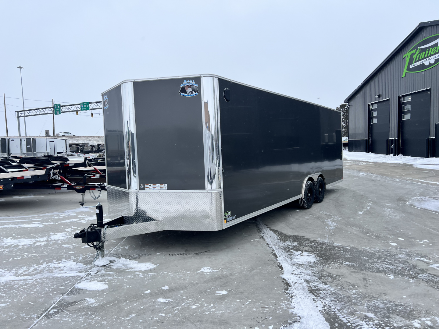 Used USED LIKE NEW 2026 Bighorn R&M 8.5x24 + 2’V Nose Rear Ramp Enclosed Cargo Trailer Car Hauler
