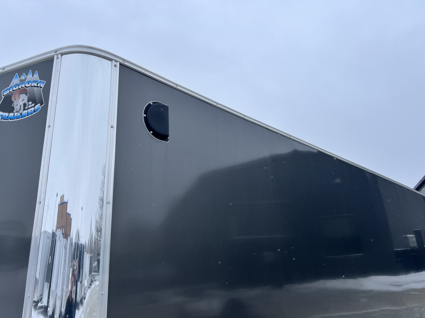 Used USED LIKE NEW 2026 Bighorn R&M 8.5x24 + 2’V Nose Rear Ramp Enclosed Cargo Trailer Car Hauler