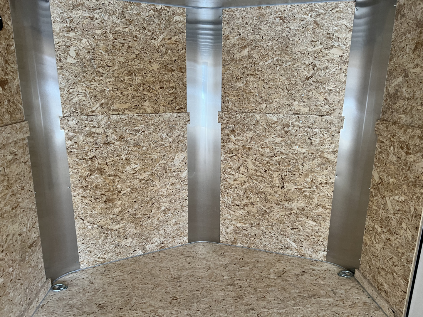 Used USED LIKE NEW 2026 Bighorn R&M 8.5x24 + 2’V Nose Rear Ramp Enclosed Cargo Trailer Car Hauler