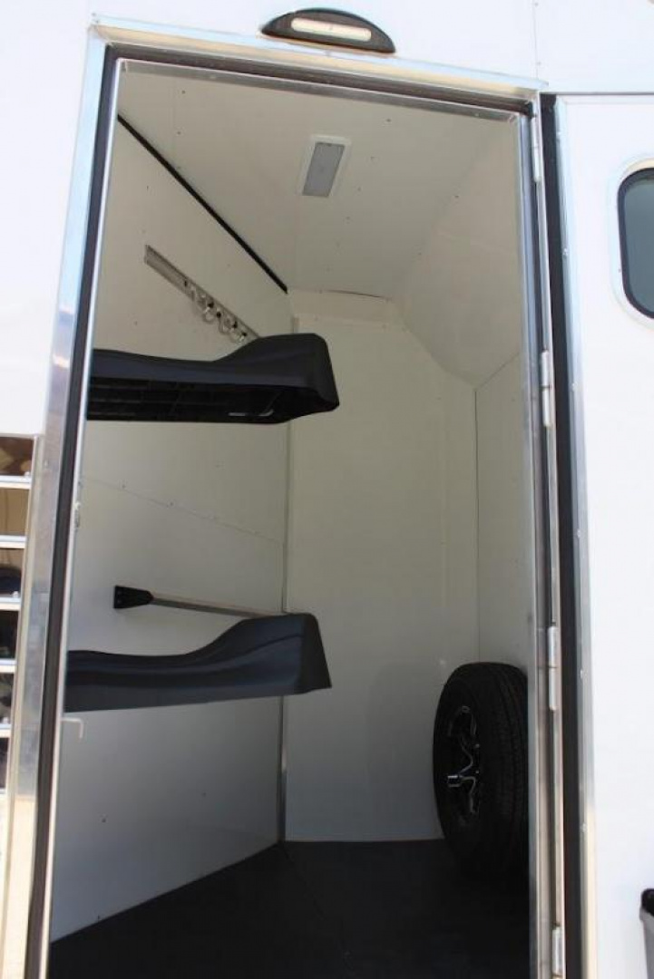 New 2022 Sundowner 2 horse slant bumper pull