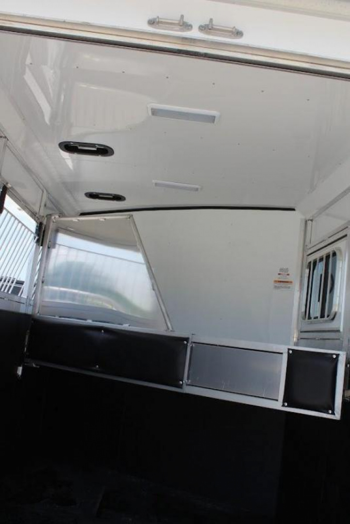 New 2022 Sundowner 2 horse slant bumper pull