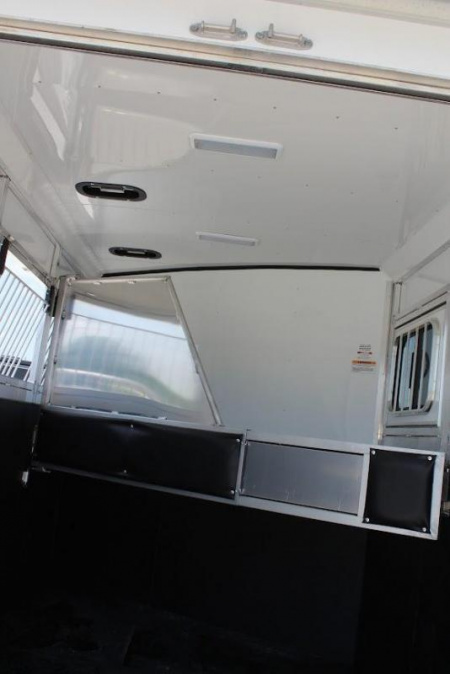 New 2022 Sundowner 2 horse slant bumper pull