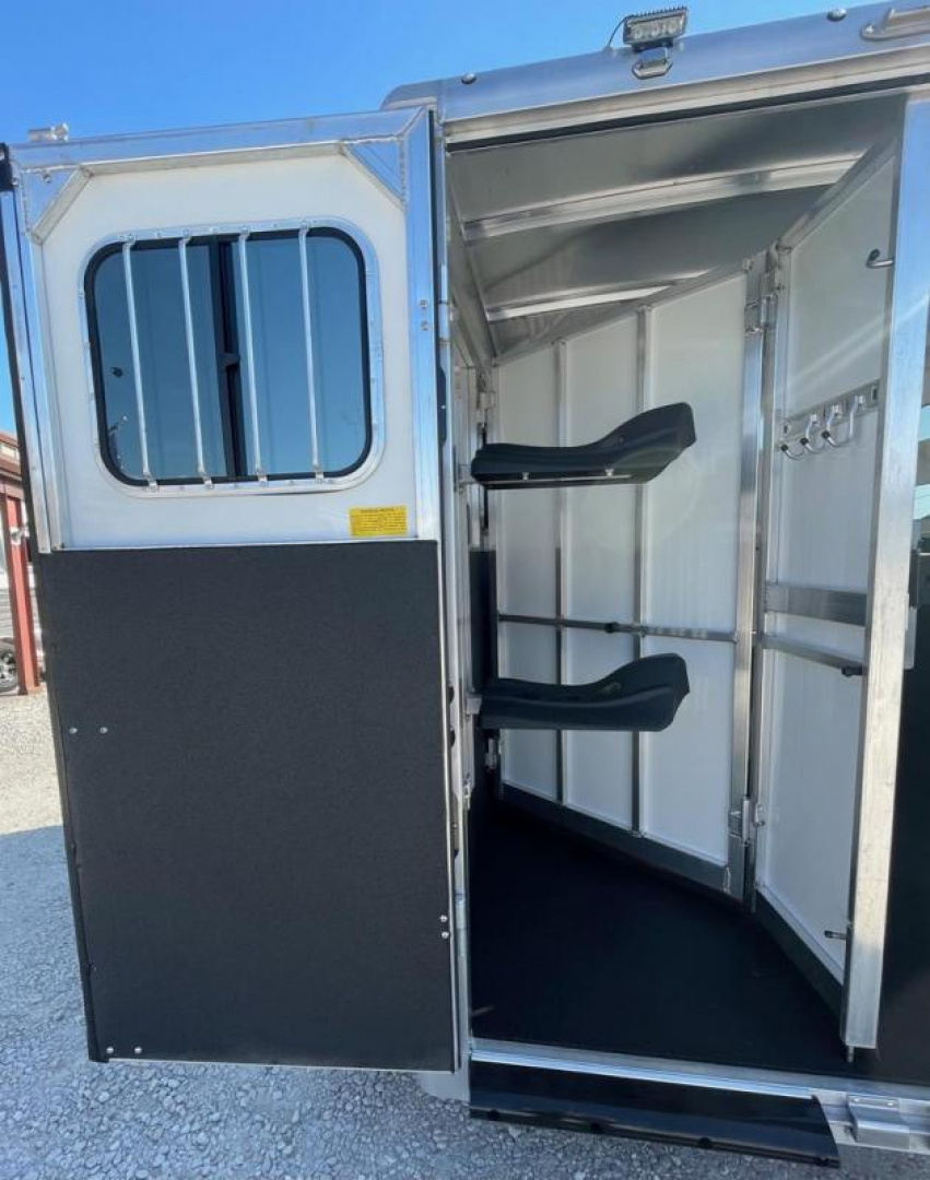 New 2023 Sundowner 2 horse slant bumper pull