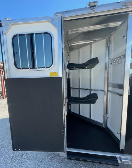 New 2023 Sundowner 2 horse slant bumper pull