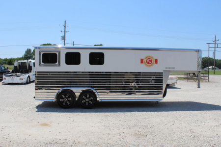 New 2023 Sundowner 3 horse Gooseneck