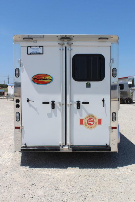 New 2023 Sundowner 3 horse Gooseneck