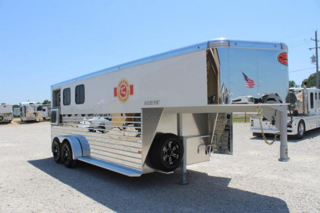 New 2023 Sundowner 3 horse Gooseneck