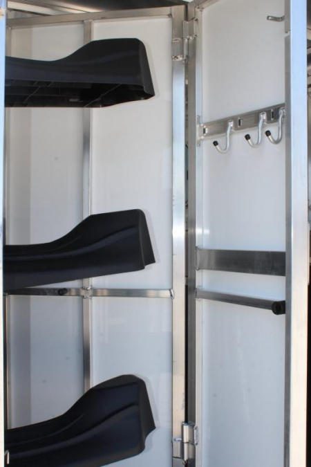 New 2023 Sundowner 3 horse Gooseneck