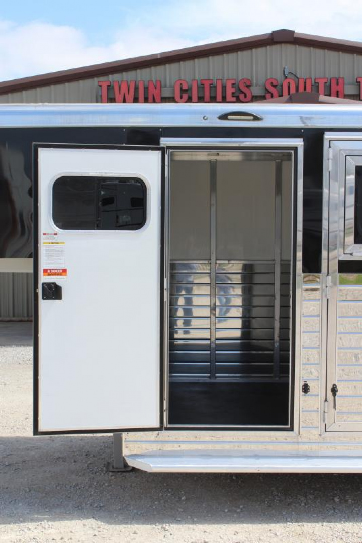 New 2023 Sundowner Trailers Rancher Sport 3 Horse Gooseneck Horse Trailer