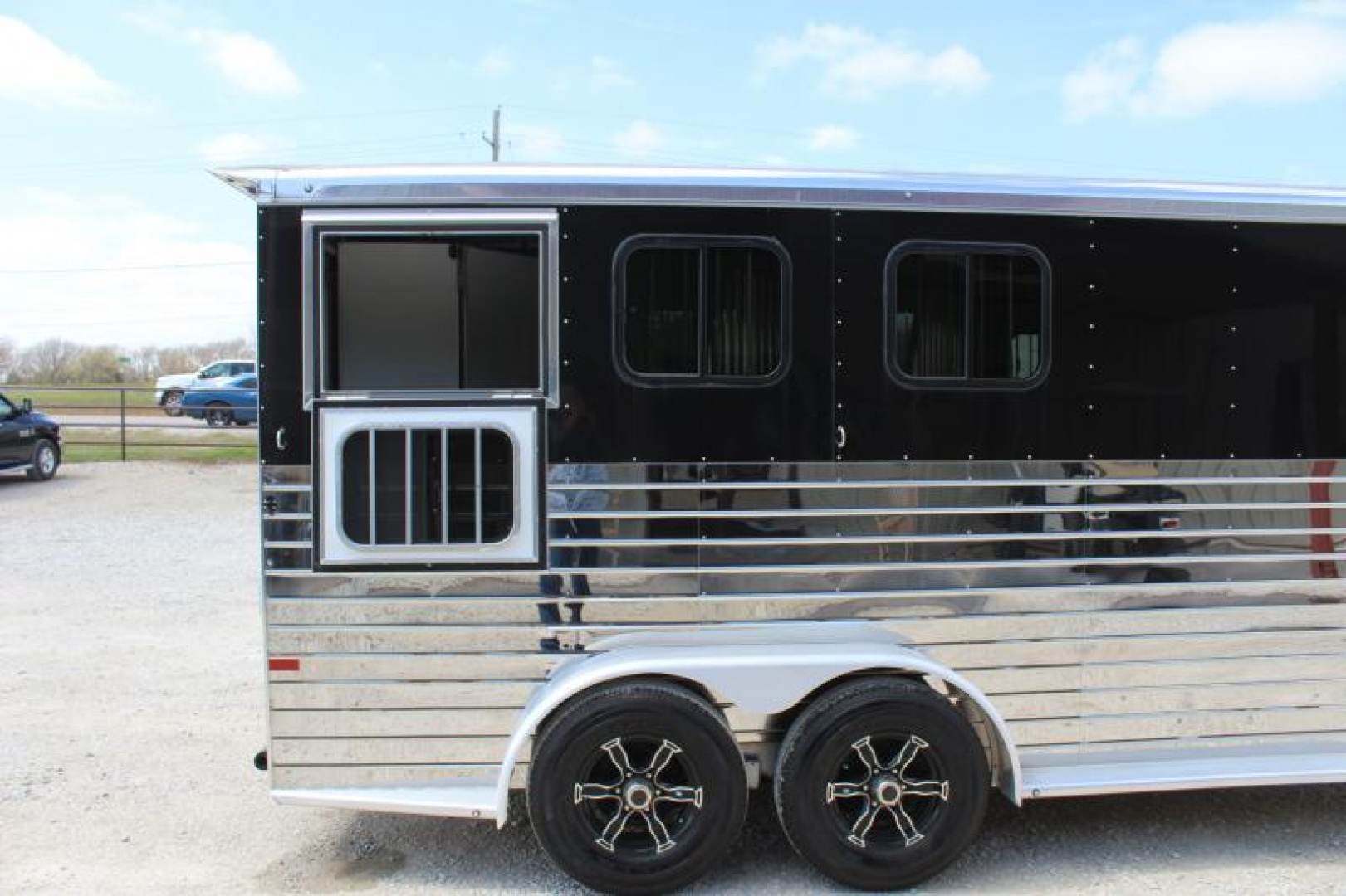New 2023 Sundowner Trailers Rancher Sport 3 Horse Gooseneck Horse Trailer