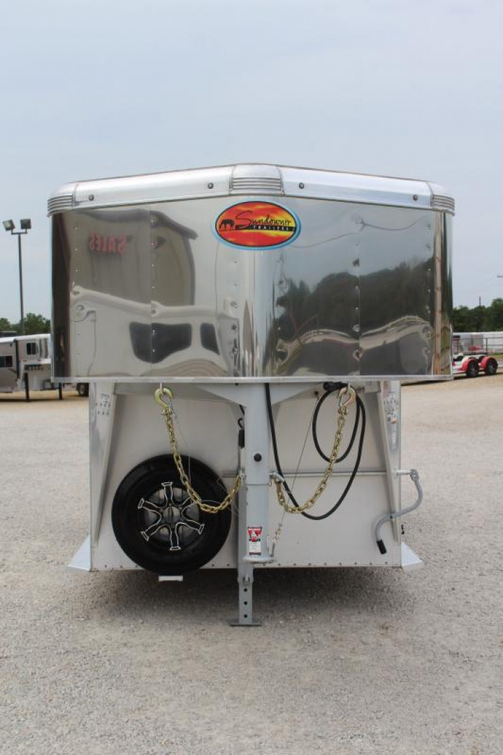 New 2024 Sundowner 3 horse slant gooseneck