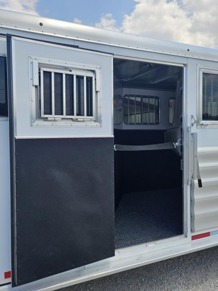 New 2025 Featherlite 4 Horse Gooseneck Horse Trailer