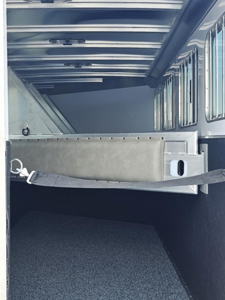New 2025 Featherlite Trailers 4 Horse Gooseneck Horse Trailer