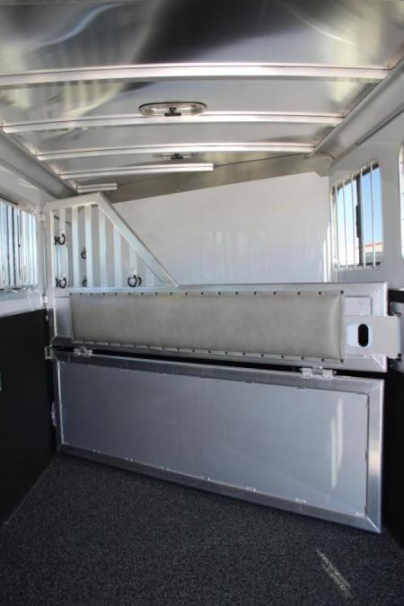 New 2025 Featherlite 4 Horse Slant Load Gooseneck