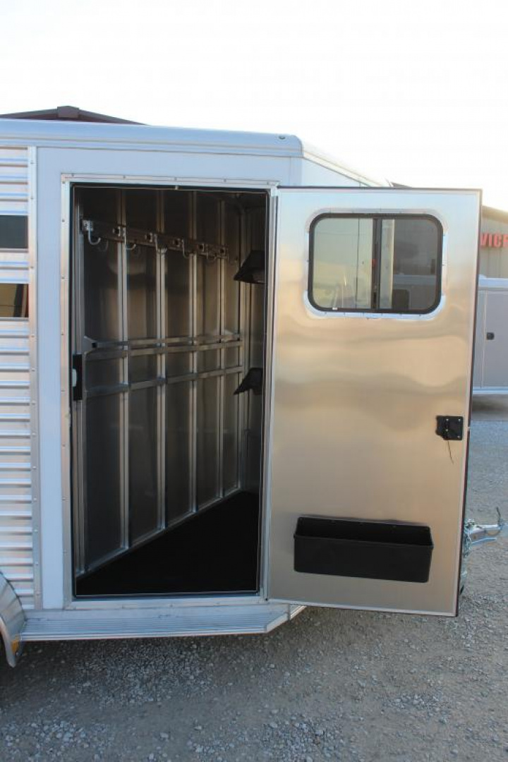 New 2025 Frontier Trailers 2 Horse Slant Load Bumper Pull Horse Trailer