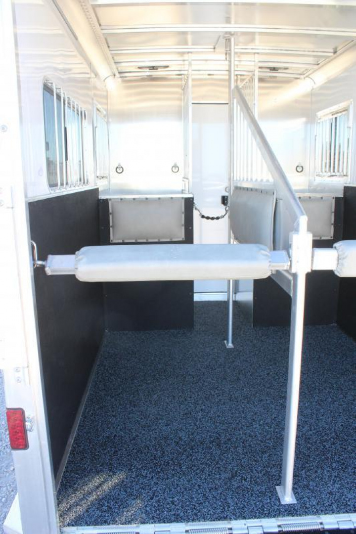 New 2025 Featherlite 2 Horse Straight Load Bumper Pull