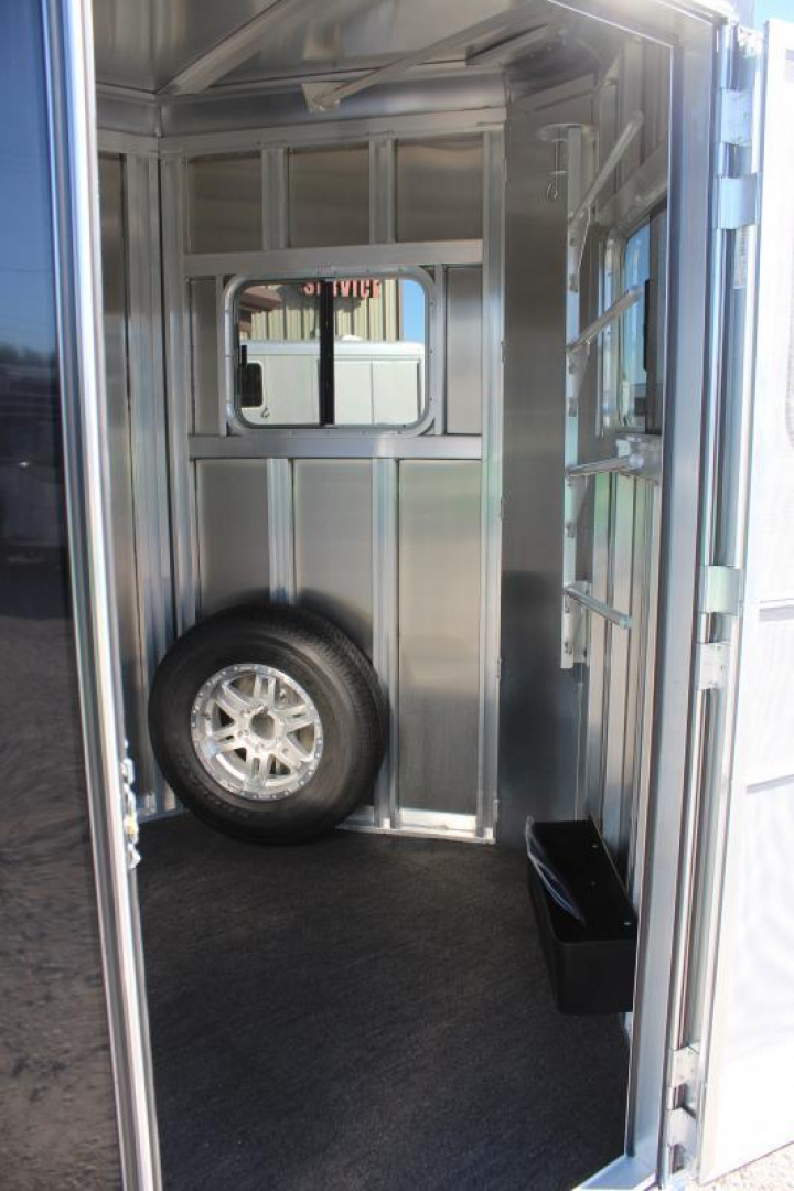 New 2025 Featherlite 2 Horse Straight Load Bumper Pull