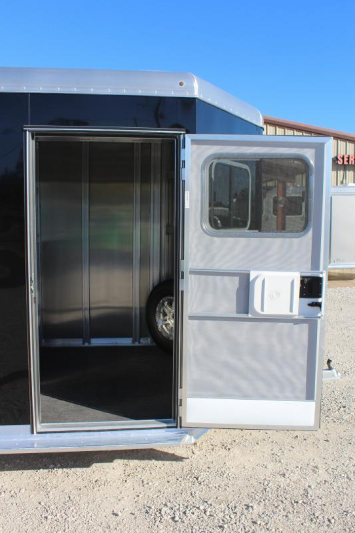 New 2025 Featherlite 2 Horse Straight Load Bumper Pull