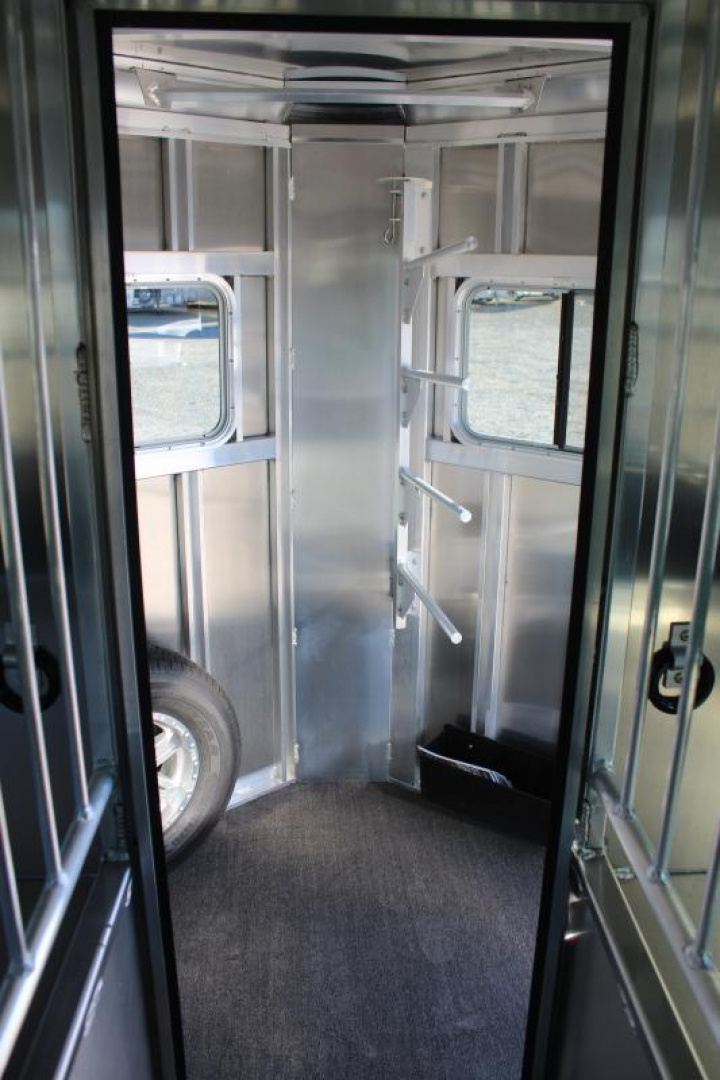 New 2025 Featherlite 2 Horse Straight Load Bumper Pull